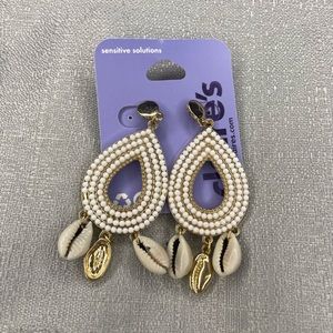 Claire’s shell earrings